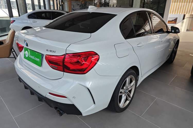 Used BMW 1 Series 2021 Revised 120i M Sport Night Edition Exterior 5