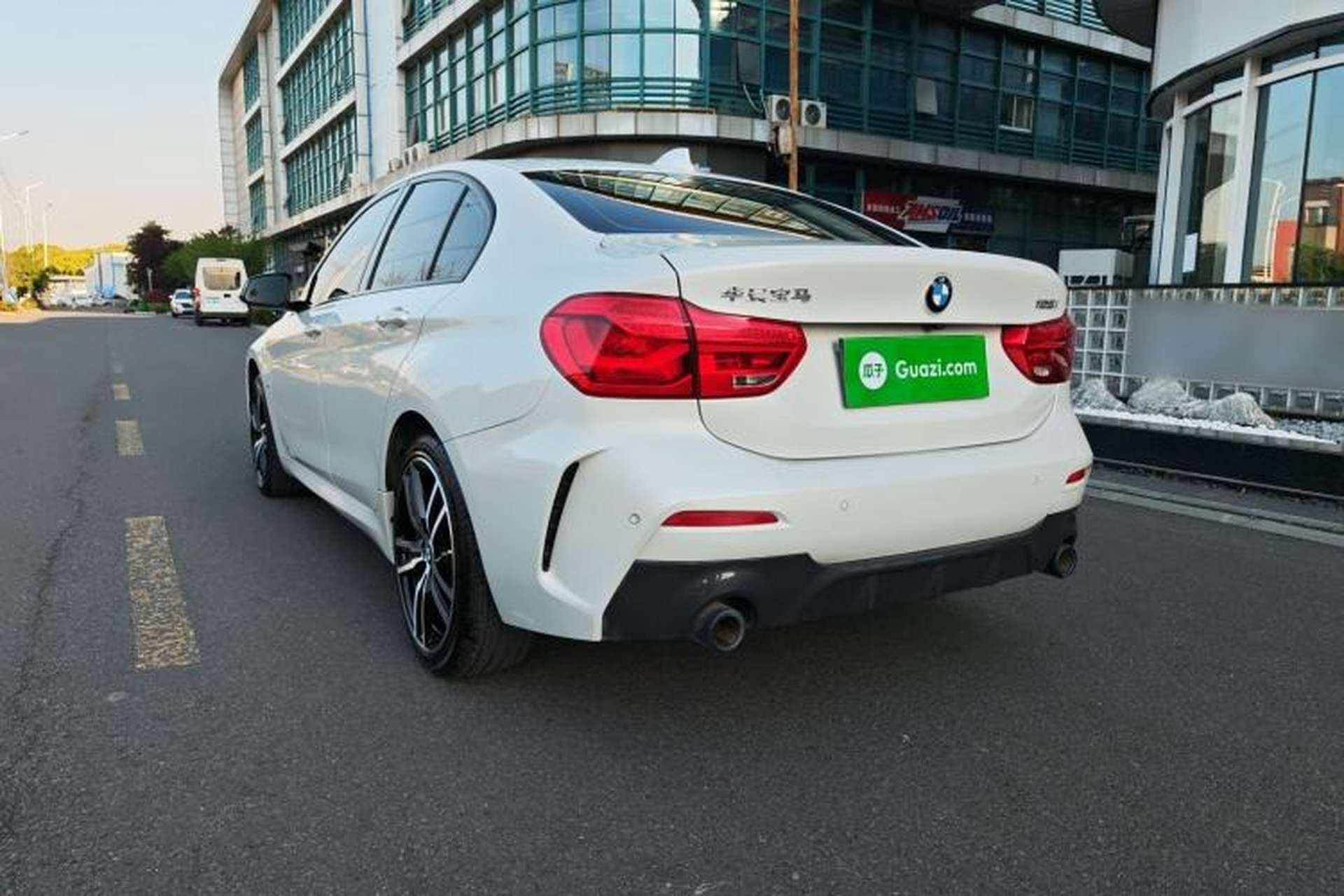 Used BMW 1 Series 2021 125i M Sport Night Edition Exterior 6