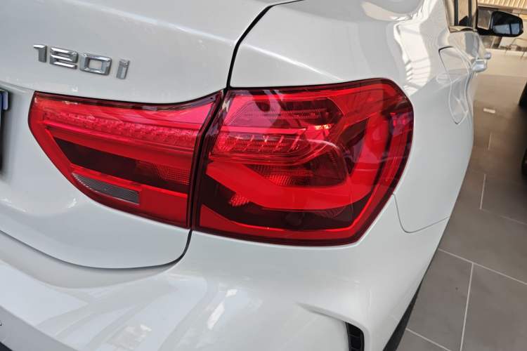 Used BMW 1 Series 2021 Revised 120i M Sport Night Edition Exterior 6