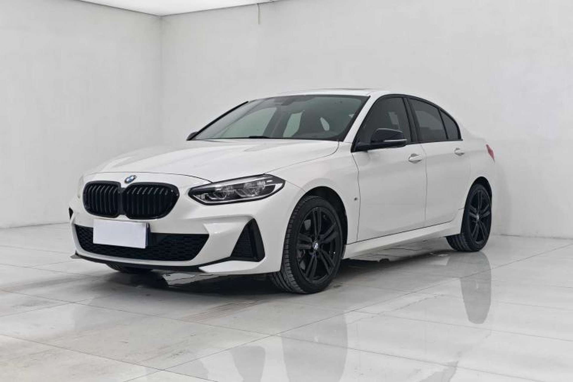 Used BMW 1 Series 2021 125i M Sport Night Edition Front Left 45 Deg
