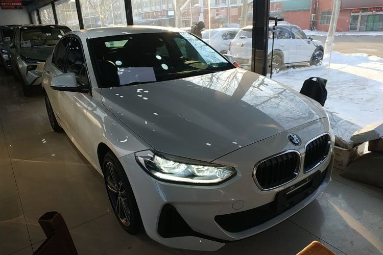 Used BMW 1 Series 2021 120i M Sport Edition Front Right 45 Deg