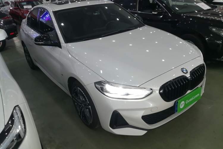 Used BMW 1 Series 2021 125i M Sport Night Edition Front Right 45 Deg