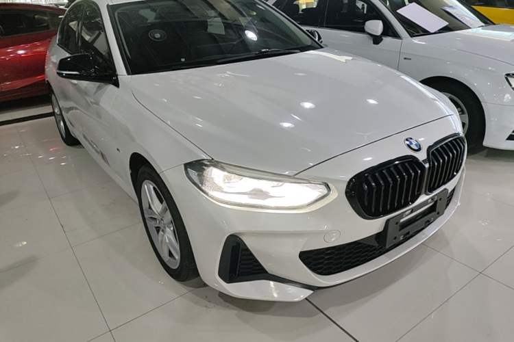 Used BMW 1 Series 2021 Revised 120i M Sport Night Edition Front Right 45 Deg