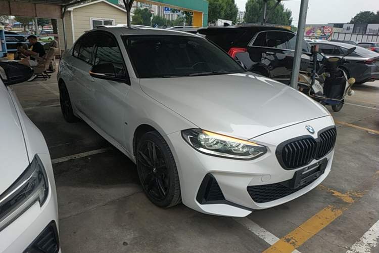 Used BMW 1 Series 2021 125i M Sport Night Edition Front Right 45 Deg