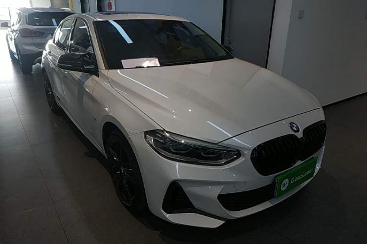 Used BMW 1 Series 2021 125i M Sport Night Edition Front Right 45 Deg