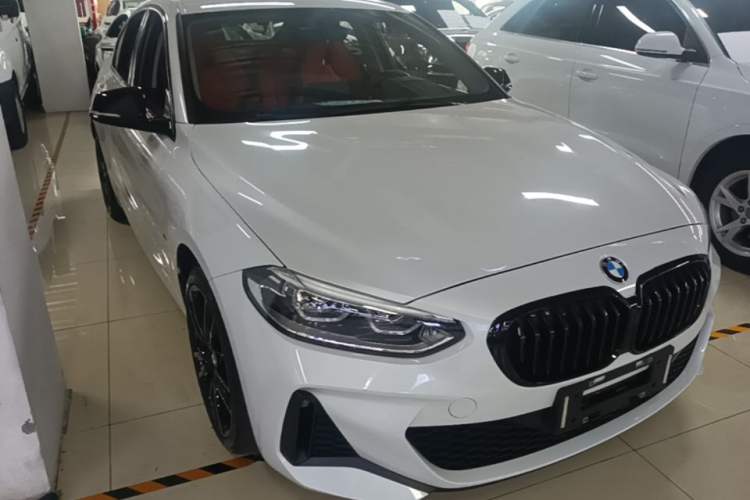 Used BMW 1 Series 2021 Restyled 125i M Sport Night Edition Front Right 45 Deg