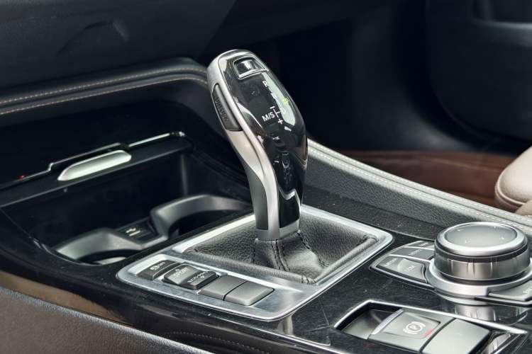 Used BMW 1 Series 2021 Restyled 125i M Sport Night Edition Gear Lever