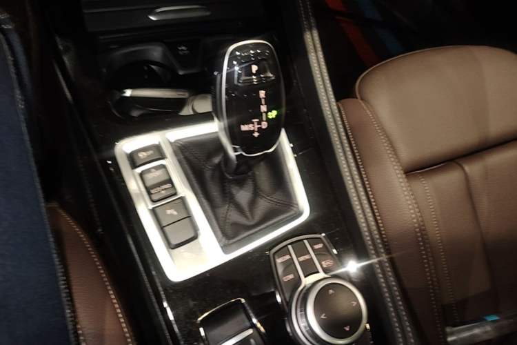 Used BMW 1 Series 2021 125i M Sport Night Edition Gear Lever