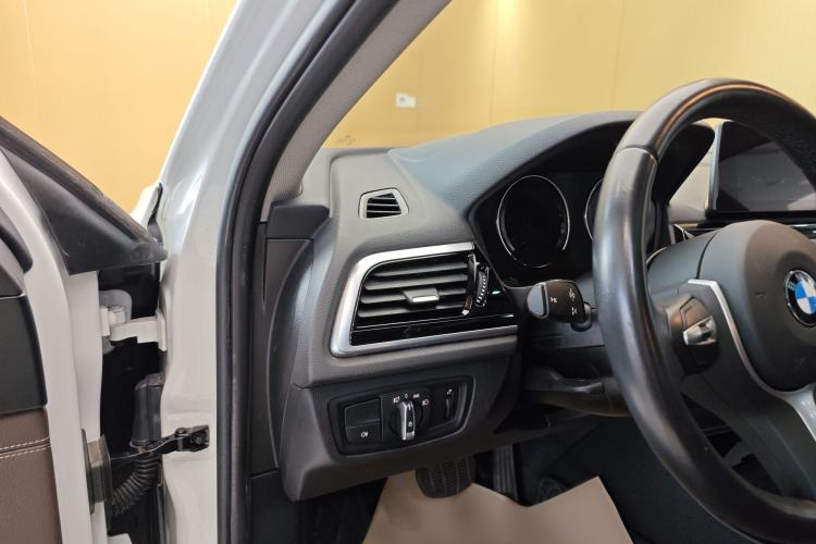 Used BMW 1 Series 2021 Revised 120i M Sport Night Edition Interior 10