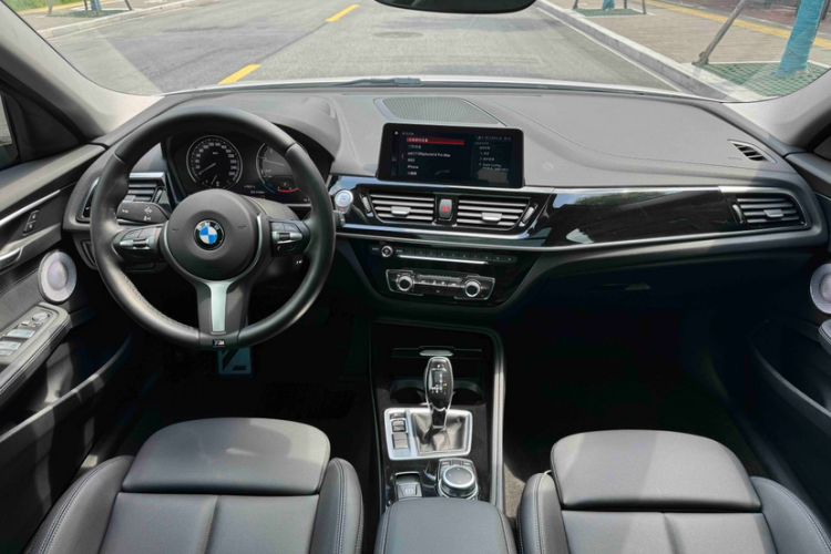 Used BMW 1 Series 2021 120i M Sport Night Edition Interior 10