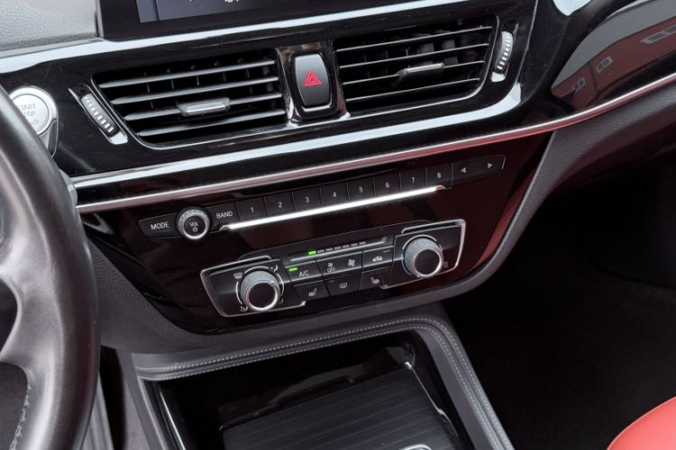Used BMW 1 Series 2021 125i M Sport Night Edition Interior 2