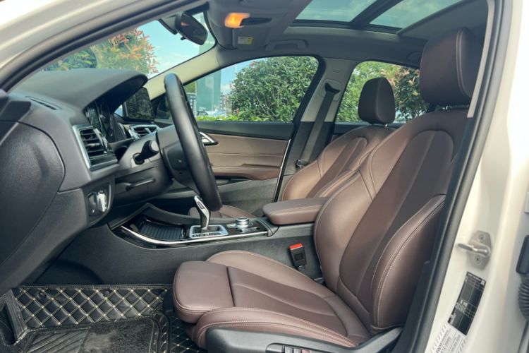 Used BMW 1 Series 2021 Revised 120i M Sport Night Edition Interior 2
