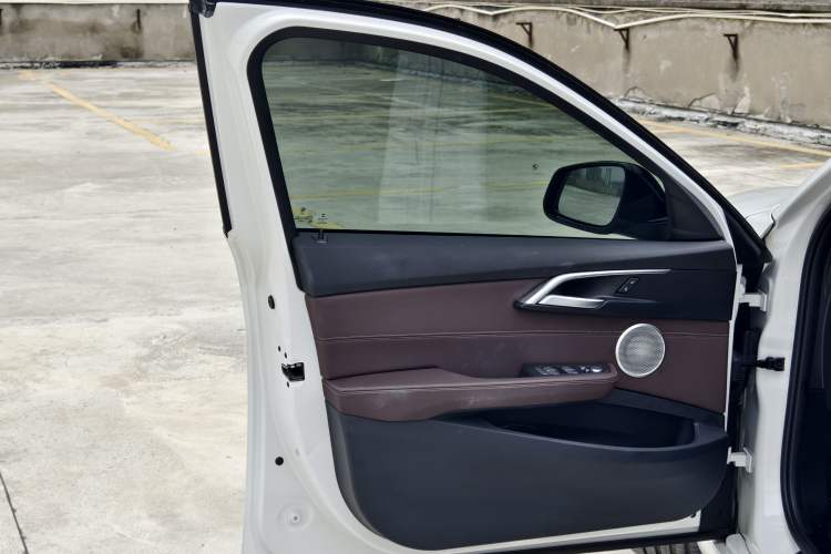 Used BMW 1 Series 2021 Restyled 125i M Sport Night Edition Interior 3