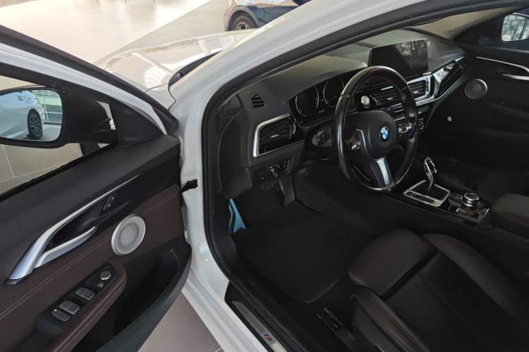 Used BMW 1 Series 2021 Revised 120i M Sport Night Edition Interior 3