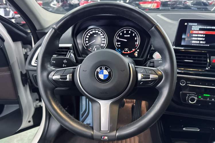 Used BMW 1 Series 2021 125i M Sport Night Edition Interior 3