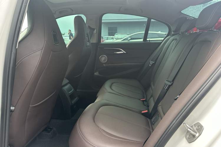Used BMW 1 Series 2021 125i M Sport Night Edition Interior 4