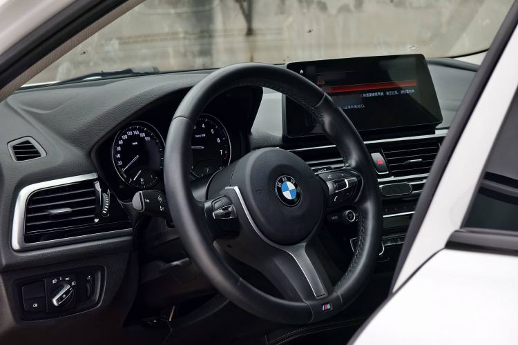 Used BMW 1 Series 2021 Restyled 125i M Sport Night Edition Interior 4