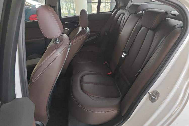 Used BMW 1 Series 2021 Revised 120i M Sport Night Edition Interior 4