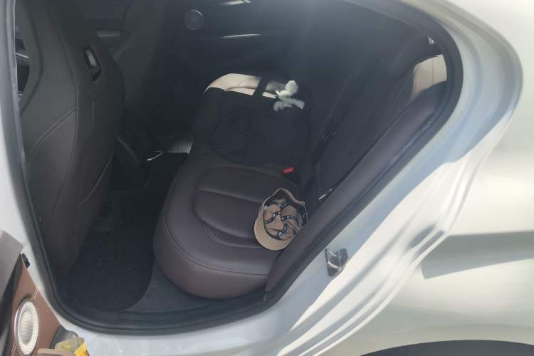 Used BMW 1 Series 2021 Restyled 125i M Sport Night Edition Interior 4