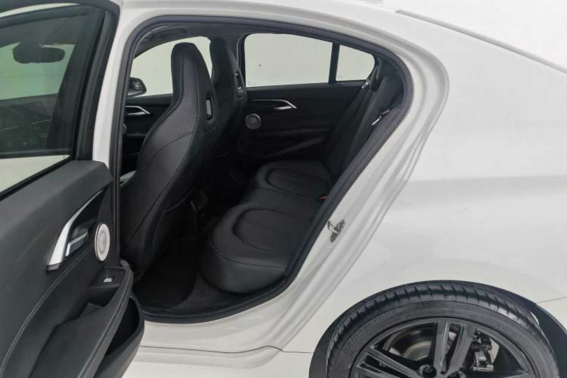 Used BMW 1 Series 2021 125i M Sport Night Edition Interior 4