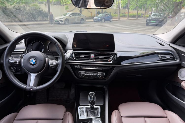 Used BMW 1 Series 2021 Revised 120i M Sport Night Edition Interior 5