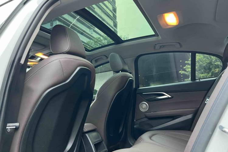Used BMW 1 Series 2021 Revised 120i M Sport Night Edition Interior 5