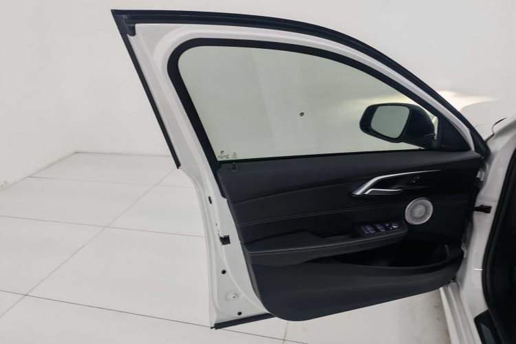 Used BMW 1 Series 2021 125i M Sport Night Edition Interior 7