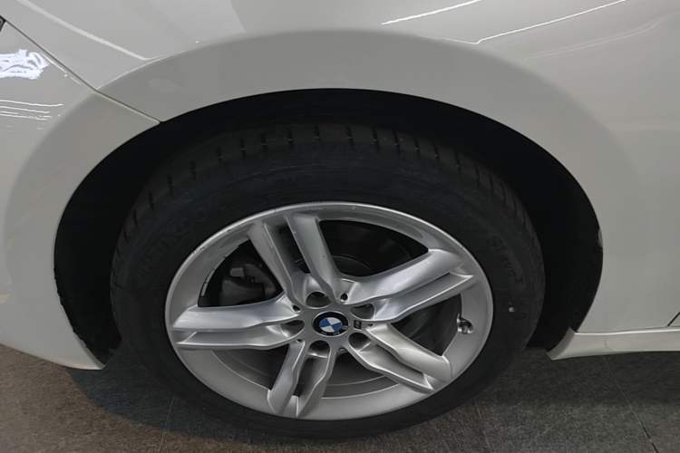 Used BMW 1 Series 2021 Revised 120i M Sport Night Edition Left Front Wheel Hub