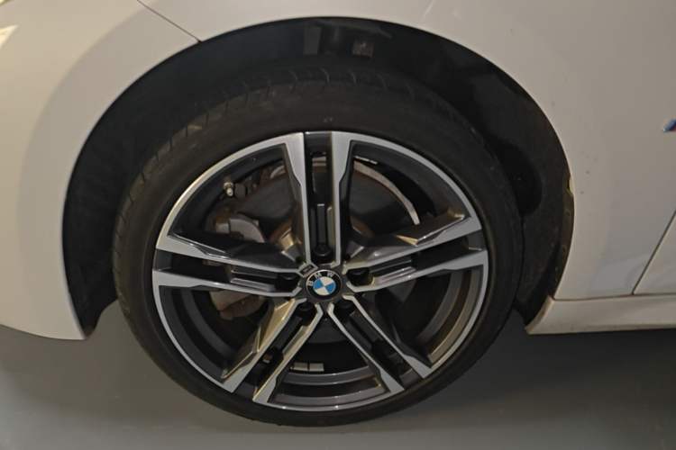 Used BMW 1 Series 2021 Restyled 125i M Sport Night Edition Left Front Wheel Hub