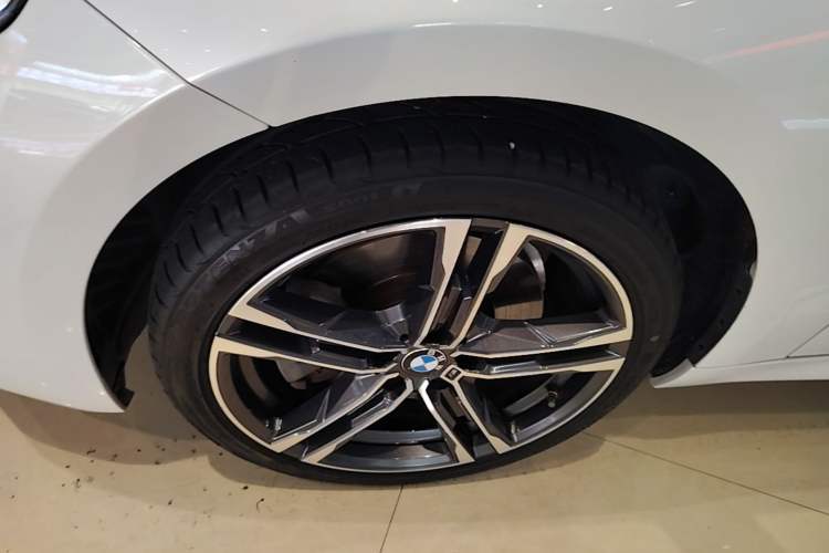 Used BMW 1 Series 2021 Restyled 125i M Sport Night Edition Left Front Wheel Hub