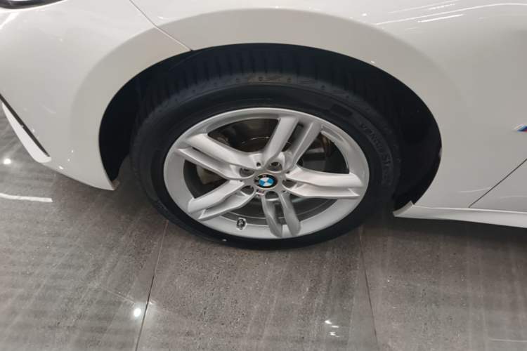 Used BMW 1 Series 2021 Revised 120i M Sport Night Edition Left Front Wheel Hub