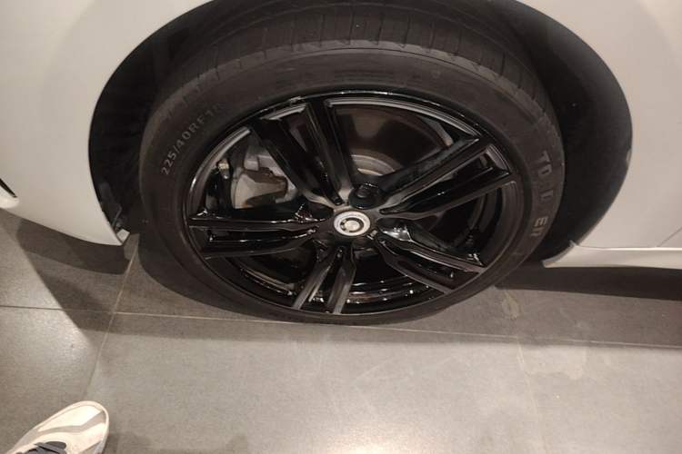 Used BMW 1 Series 2021 125i M Sport Night Edition Left Front Wheel Hub