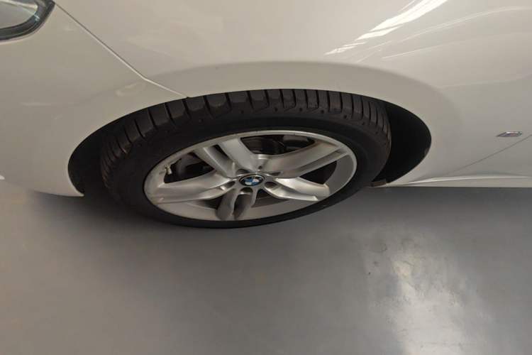 Used BMW 1 Series 2021 Revised 120i M Sport Night Edition Left Front Wheel Hub