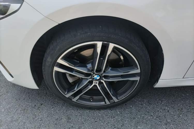 Used BMW 1 Series 2021 Restyled 125i M Sport Night Edition Left Front Wheel Hub