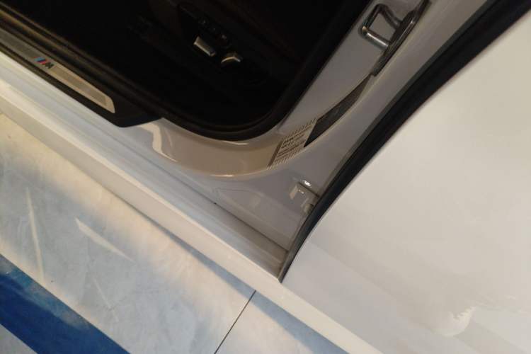 Used BMW 1 Series 2021 120i M Sport Night Edition Left Side Sill