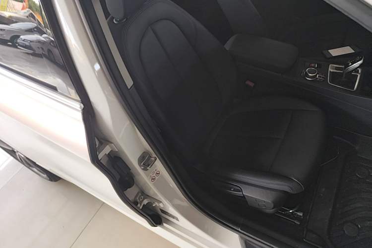 Used BMW 1 Series 2021 Revised 120i M Sport Edition Right Front Seat
