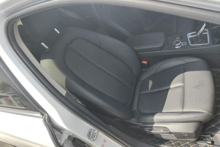 Used BMW 1 Series 2021 Revised 120i M Sport Edition Right Front Seat