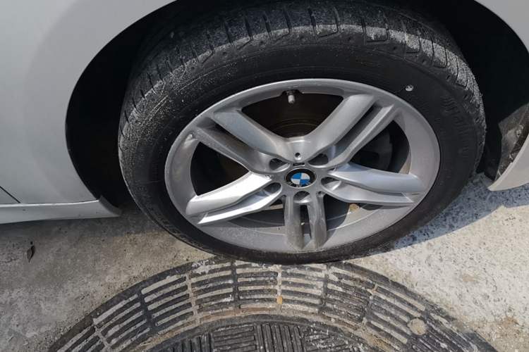 Used BMW 1 Series 2021 120i M Sport Night Edition Right Front Wheel Hub