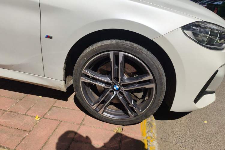 Used BMW 1 Series 2021 Restyled 125i M Sport Night Edition Right Front Wheel Hub