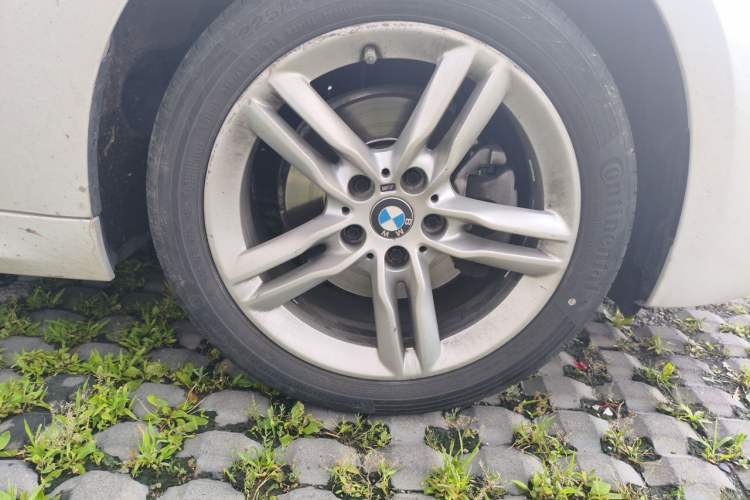 Used BMW 1 Series 2021 120i M Sport Night Edition Right Front Wheel Hub
