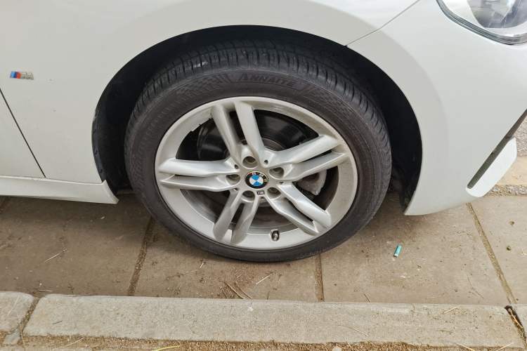 Used BMW 1 Series 2021 120i M Sport Night Edition Right Front Wheel Hub