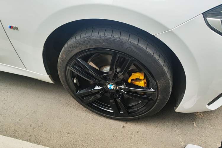 Used BMW 1 Series 2021 Restyled 125i M Sport Night Edition Right Front Wheel Hub