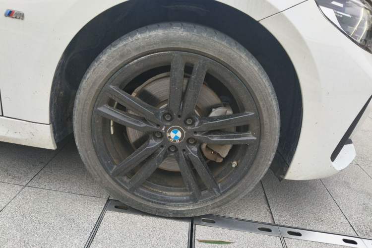 Used BMW 1 Series 2021 125i M Sport Night Edition Right Front Wheel Hub