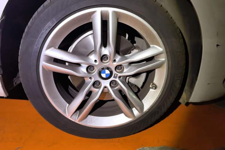 Used BMW 1 Series 2021 120i M Sport Night Edition Right Front Wheel Hub