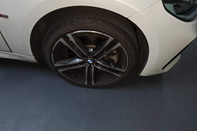 Used BMW 1 Series 2021 Restyled 125i M Sport Night Edition Right Front Wheel Hub