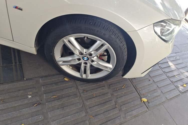 Used BMW 1 Series 2021 120i M Sport Night Edition Right Front Wheel Hub