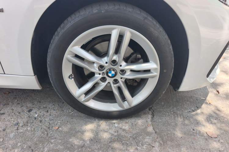 Used BMW 1 Series 2021 120i M Sport Night Edition Right Front Wheel Hub