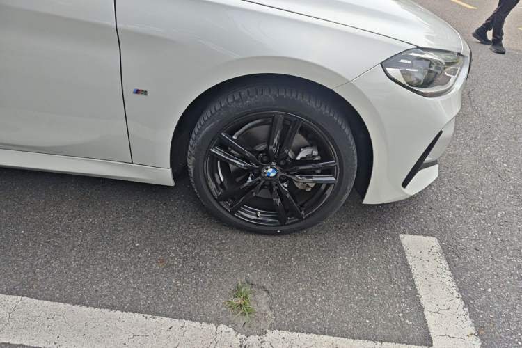 Used BMW 1 Series 2021 125i M Sport Night Edition Right Front Wheel Hub