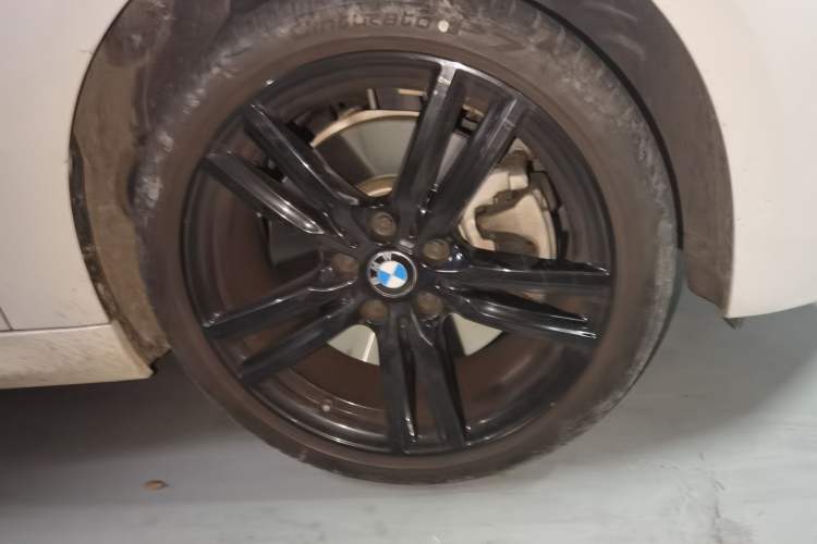 Used BMW 1 Series 2021 Restyled 125i M Sport Night Edition Right Front Wheel Hub
