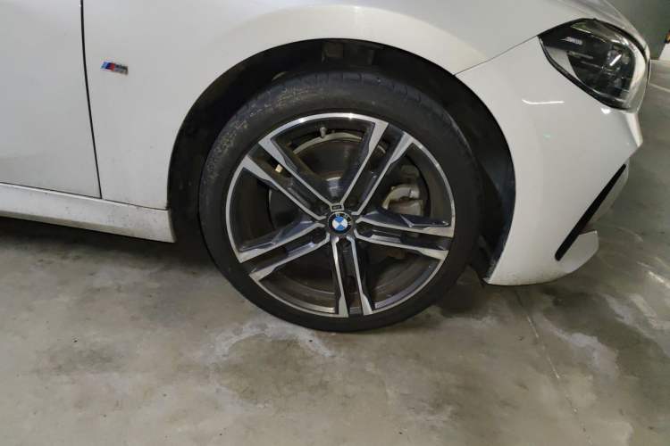 Used BMW 1 Series 2021 Restyled 125i M Sport Night Edition Right Front Wheel Hub